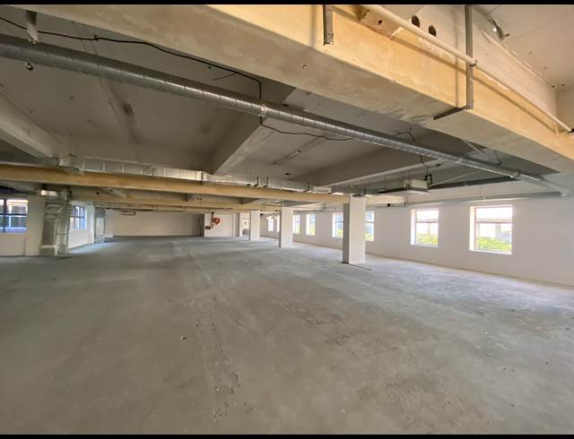 2,402M² OFFICE TO LET IN FORESHORE