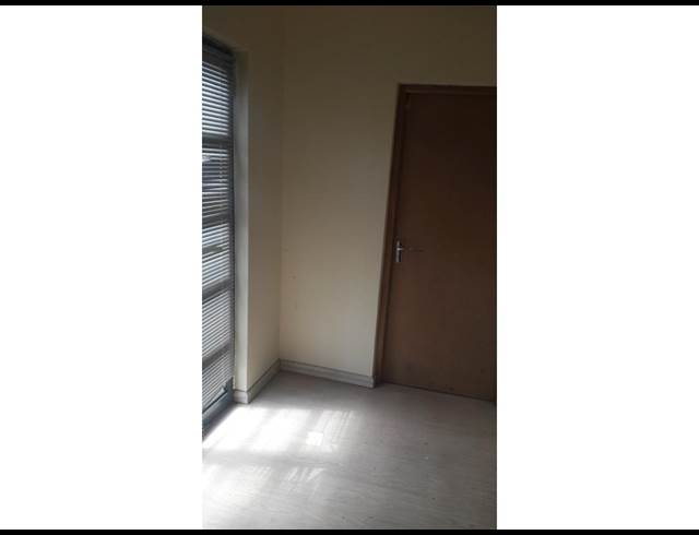 BUSINESS PROPERTY TO RENT IN ESTCOURT