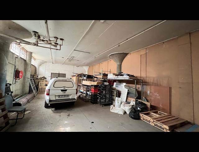 250M² WAREHOUSE TO LET IN SELBY