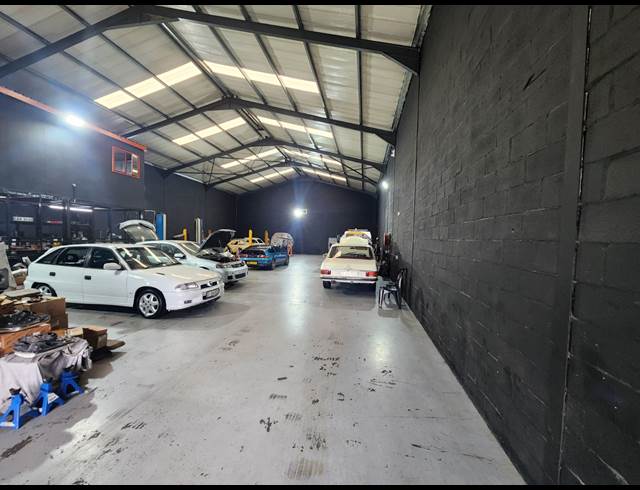 500M² WAREHOUSE TO LET IN SAXENBURG PARK 2