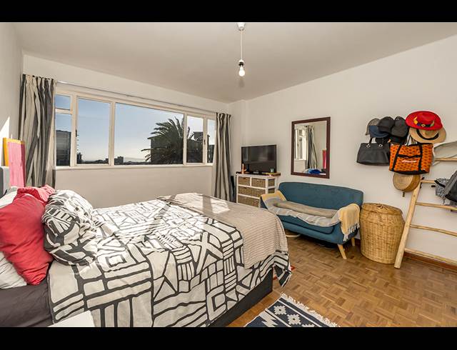 2.5 BEDROOM APARTMENT TO LET IN GREEN POINT