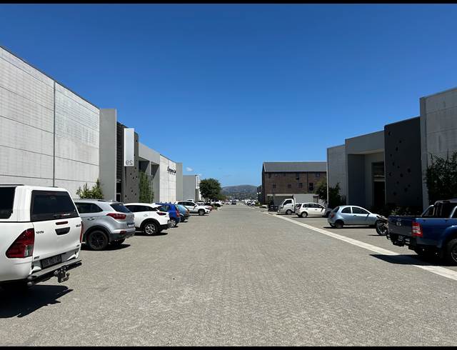 443M² BUSINESS TO LET IN BRACKENFELL INDUSTRIAL