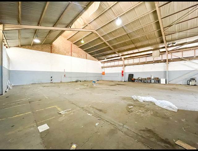 520M² WAREHOUSE TO LET IN NEW GERMANY