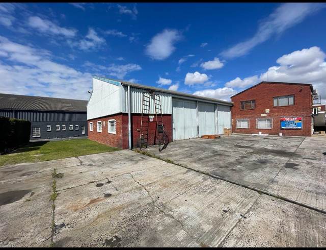 320M² WAREHOUSE RENTED IN STIKLAND INDUSTRIAL