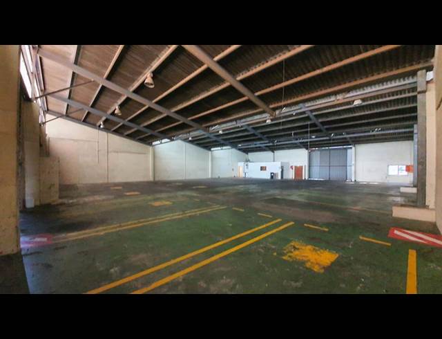 726M² WAREHOUSE TO LET IN AIRPORT INDUSTRIA