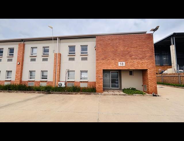 450M² WAREHOUSE TO LET IN STORMILL