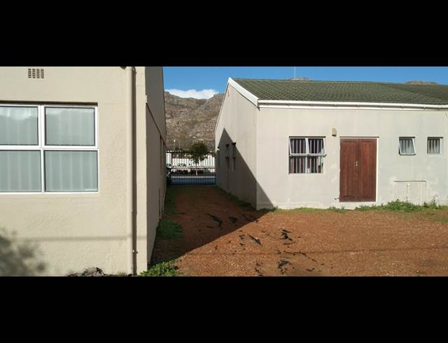 80M² OFFICE RENTED IN RETREAT