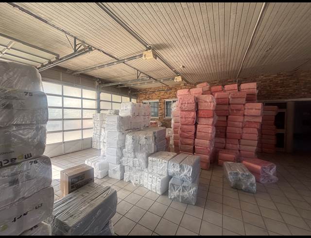 300M² WAREHOUSE TO LET IN PAROW INDUSTRIAL