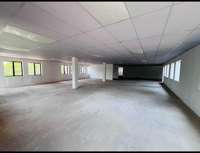 390M² OFFICE TO LET IN VORNA VALLEY