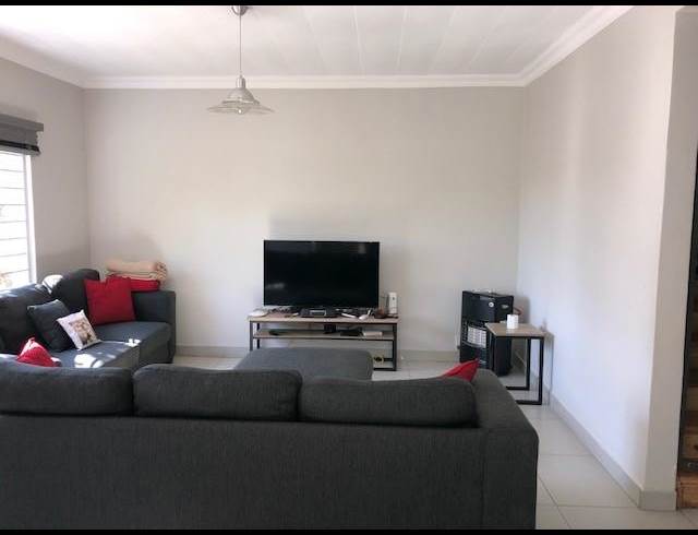 3 BEDROOM PROPERTY TO RENT IN FAERIE GLEN