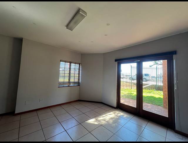100.51M² OFFICE TO LET IN HIGHVELD