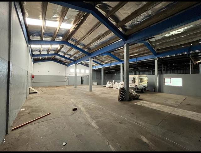 400M² WAREHOUSE RENTED IN GATELY