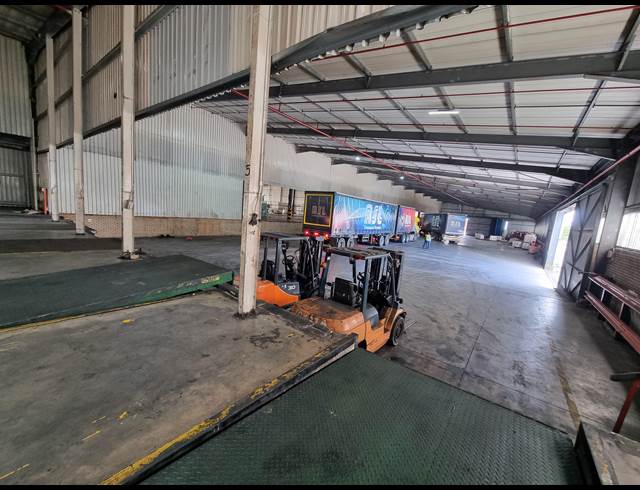 10,614M² WAREHOUSE TO LET IN MOBENI