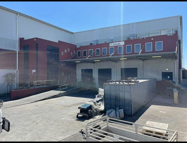 3,882M² WAREHOUSE TO LET IN EVERITE INDUSTRIA
