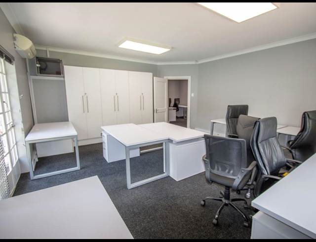 294M² OFFICE TO LET IN MELROSE ESTATE