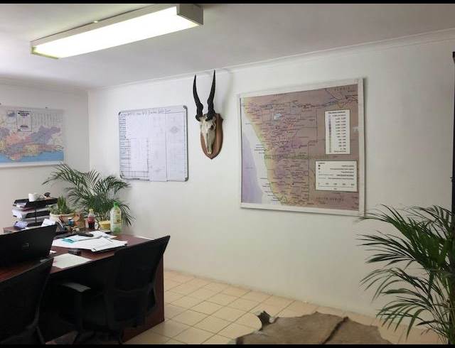 712M² WAREHOUSE TO LET IN STIKLAND INDUSTRIAL