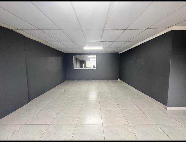 2,609.30M² WAREHOUSE TO LET IN MOUNT EDGECOMBE