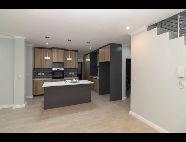 4 BEDROOM HOUSE TO LET IN SANDOWN