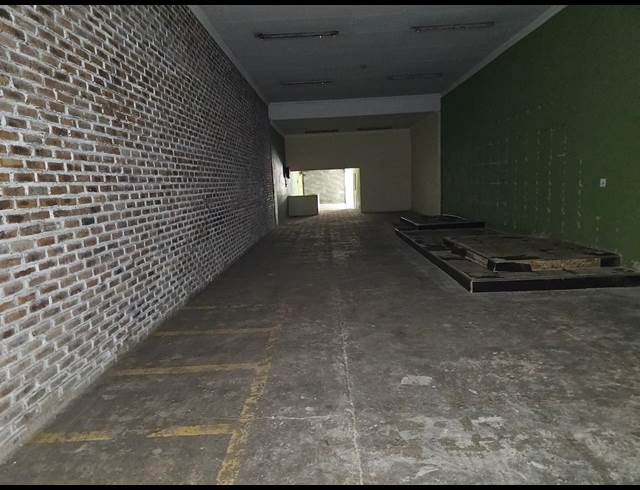 195M² WAREHOUSE TO LET IN SELECTION PARK