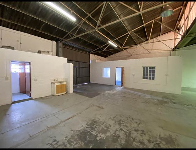 260M² WAREHOUSE TO LET IN EPPING INDUSTRIAL