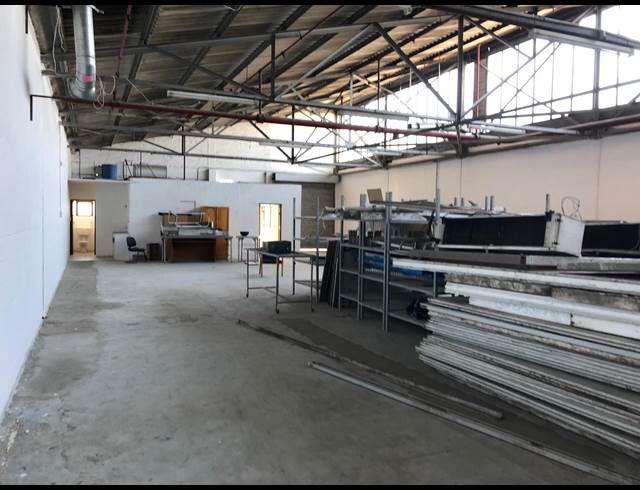 293M² WORKSHOP TO LET IN EPPING INDUSTRIAL