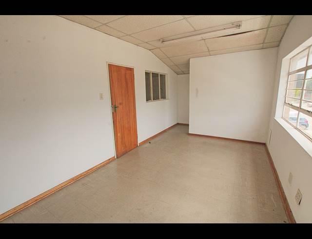 291M² WAREHOUSE TO LET IN ROBERTVILLE