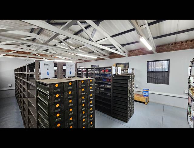 125M² WORKSHOP TO LET IN ROSSLYN