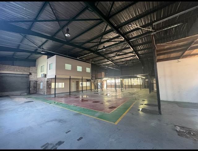 1,500M² WAREHOUSE TO LET IN AMALGAM