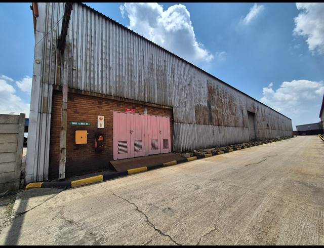 3,200M² WAREHOUSE TO LET IN GERMISTON SOUTH