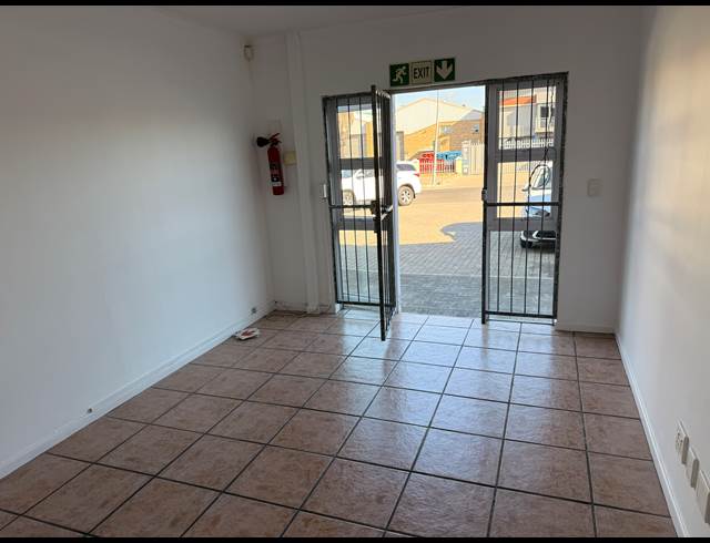 939M² WAREHOUSE TO LET IN SAXENBURG PARK 1