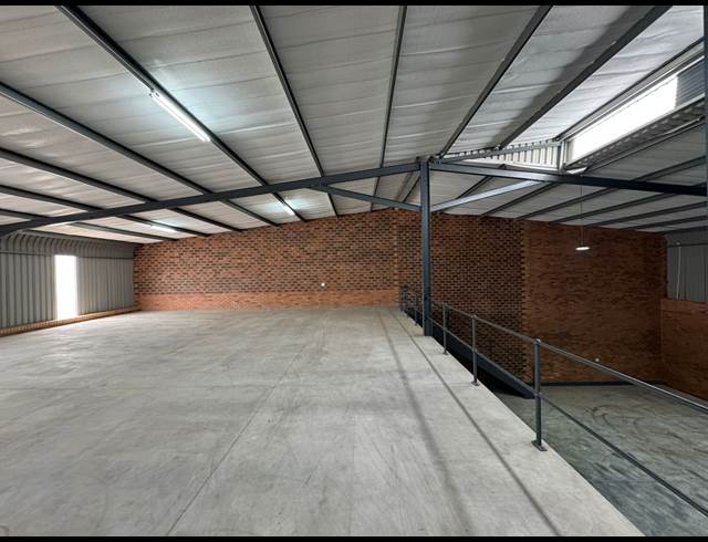 1,155M² WAREHOUSE TO LET IN ORMONDE