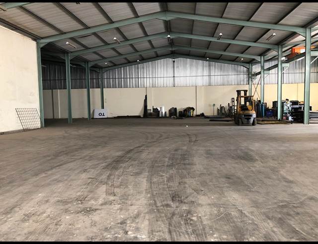 1,200M² WAREHOUSE TO LET IN PRIMROSE