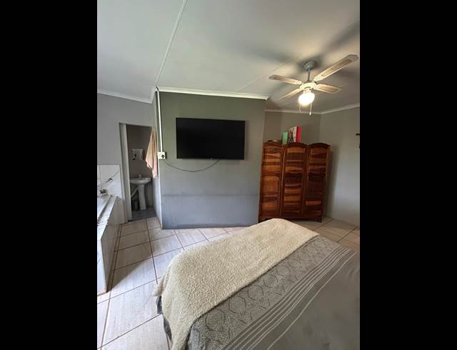 1.5 BEDROOM FLAT TO LET IN HARTBEESPOORT RURAL