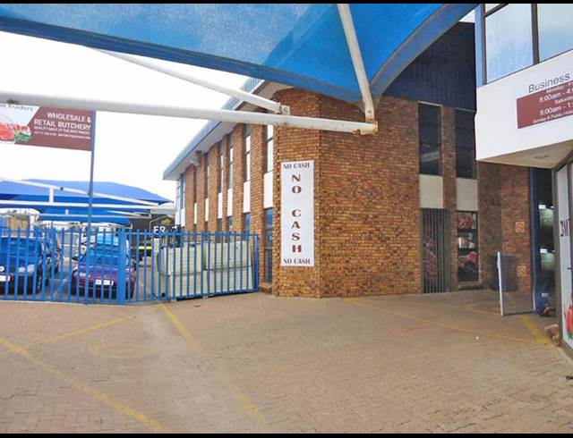 685M² WAREHOUSE TO LET IN JET PARK