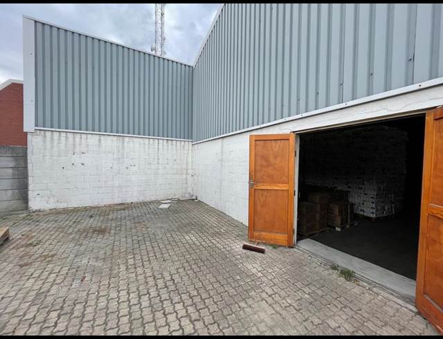 440M² WAREHOUSE RENTED IN STIKLAND INDUSTRIAL
