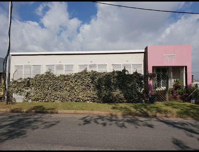 350M² WAREHOUSE TO LET IN INDUSTRIA NORTH