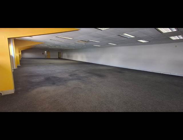 489M² BUILDING TO LET IN BOKSBURG EAST