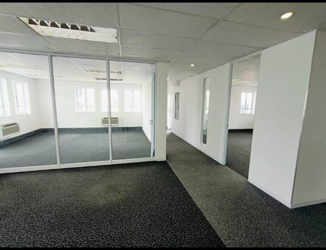 BUSINESS PROPERTY TO RENT IN BRYANSTON