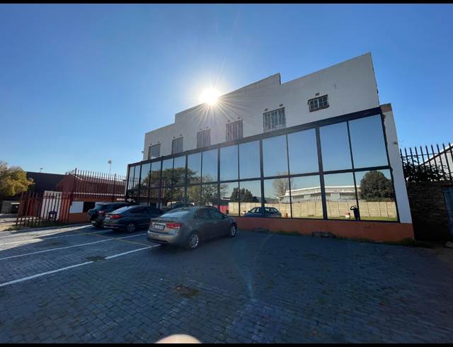 2,267M² FACTORY TO LET IN APEX
