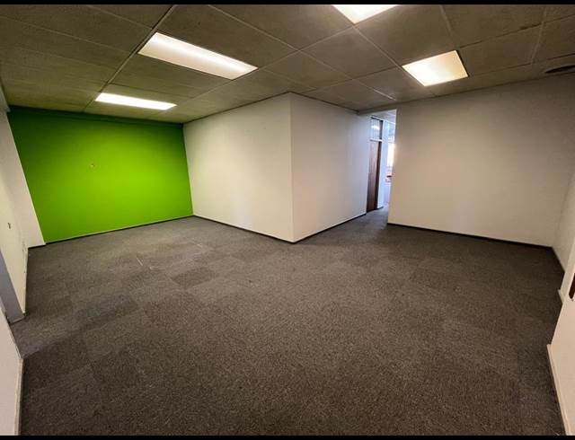 175M² OFFICE TO LET IN STRIJDOMPARK