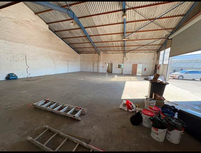 306M² WAREHOUSE TO LET IN BROADLANDS PARK