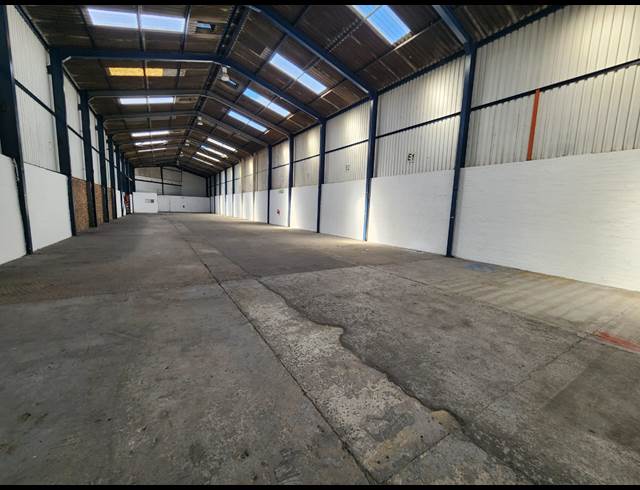2,770M² WAREHOUSE TO LET IN EPPING INDUSTRIAL