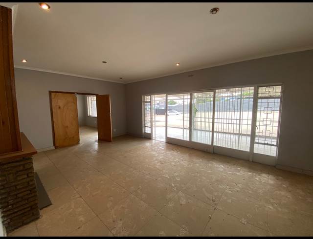 829M² WORKSHOP TO LET IN BRAMLEY PARK