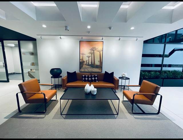 348M² OFFICE TO LET IN VORNA VALLEY