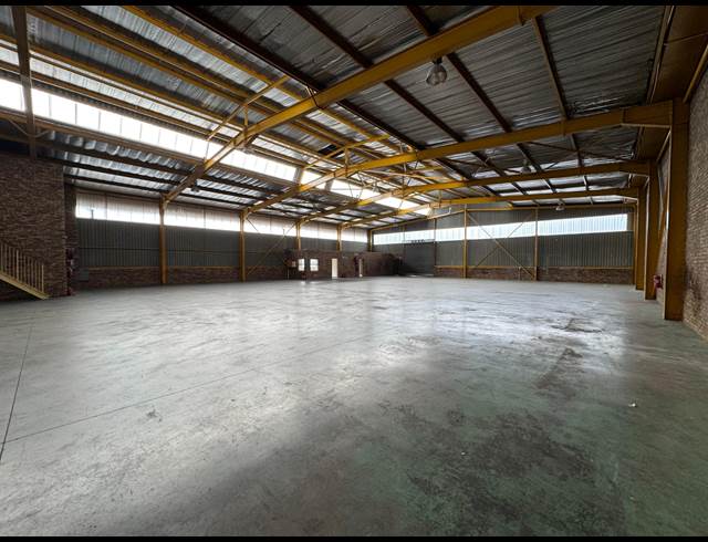 1,300M² WAREHOUSE TO LET IN ROBERTVILLE