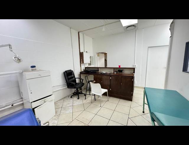 80M² OFFICE TO LET IN LA ROCHELLE