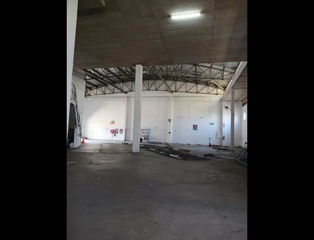 900M² WAREHOUSE TO LET IN RIVERHORSE VALLEY