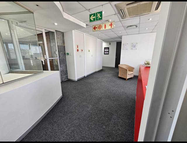 562M² OFFICE TO LET IN TYGER VALLEY