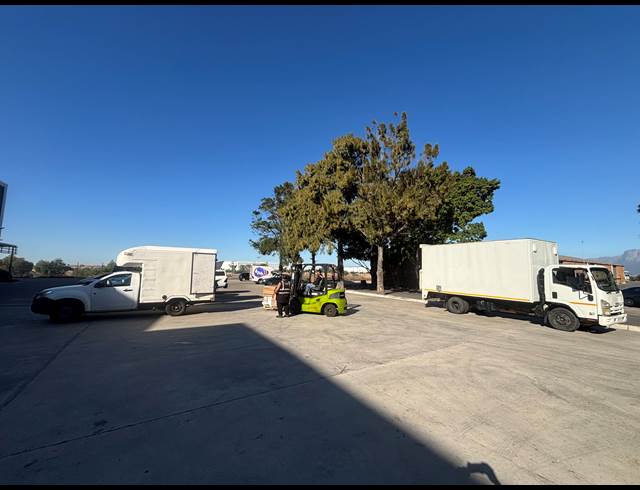 1,154M² WAREHOUSE TO LET IN AIRPORT INDUSTRIA