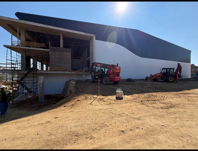 11,443M² WAREHOUSE TO LET IN HALFWAY HOUSE